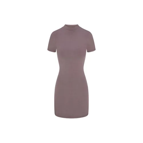 SKIMS SS24 Летняя коллекция На открытом воздухе Средний воротник Мини платье Короткий рукав Платье Женское Цинковый Цинковый