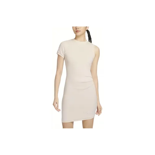 nike Sportswear Collection Короткий рукав Платье Женское Парусный белый