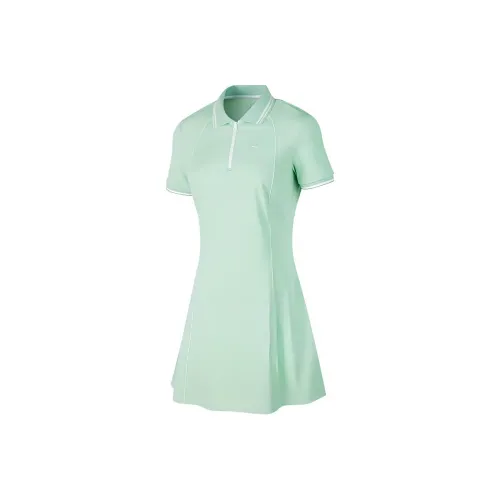 Skechers Короткий рукав Платье Женское Лишайниковый цвет Зеленый
