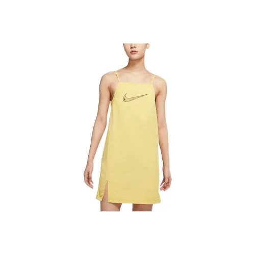 NIKE Желтые Женские Слиплатья