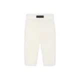 Белый цвет танца облаков