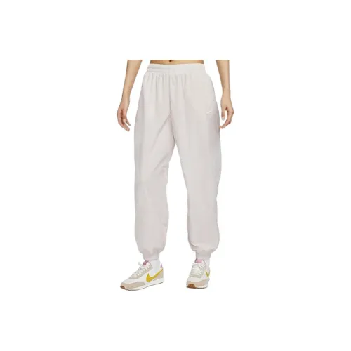 Nike Повседневные брюки Женские Бежевые