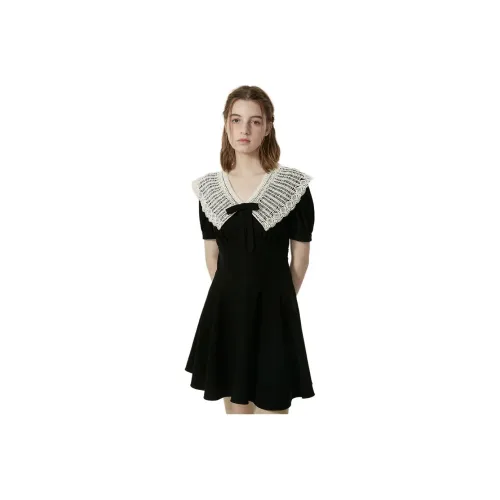 AIVEI Короткое платье с короткими рукавами женское черное и белое