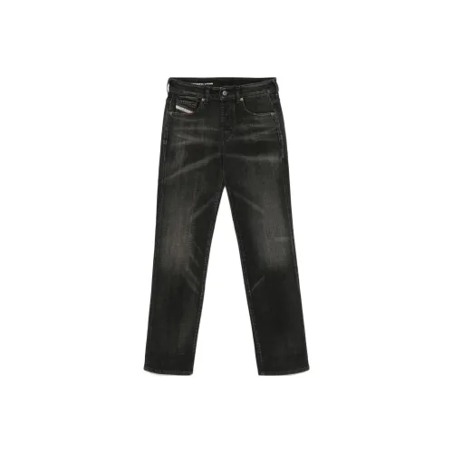 DIESEL Женские джинсы черного цвета