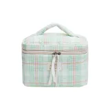 Зеленый сетчатый мешок для хранения макияжа