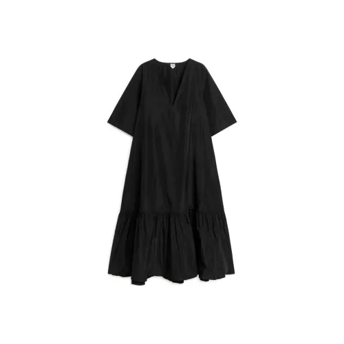 ARKET Короткое платье с короткими рукавами женское черное