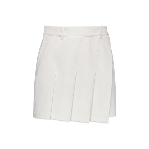 MCM SS25 Повседневные шорты Женские Белые