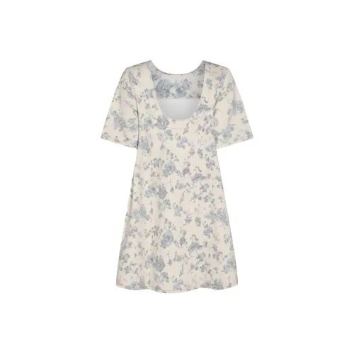 GANNI Короткое платье с короткими рукавами женское цвет экрю