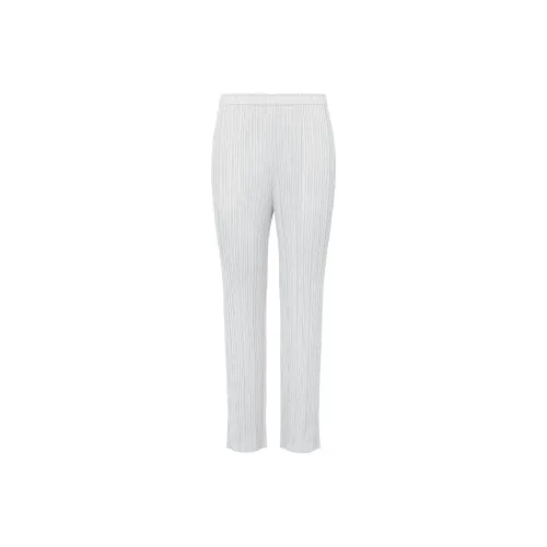 PLEATS PLEASE ISSEY MIYAKE Светло-серые Женские Повседневные Брюки