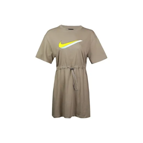 NIKE Хаки Женские Платья с Коротким Рукавом