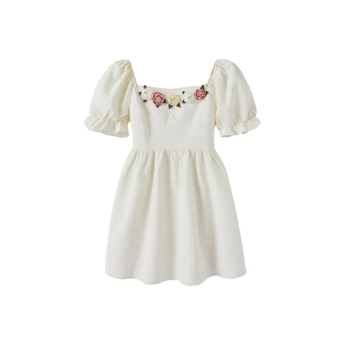 Лето будет проведено после ужина. Весенне-летний короткий рукав платье женское набор в подарочной коробке белый