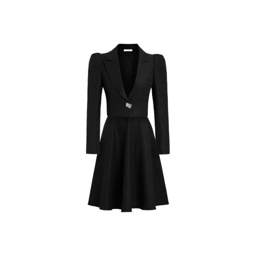 AUI Женские офисные костюмы