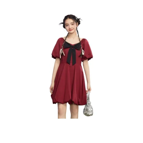 ZIHAN Короткое платье с короткими рукавами женское