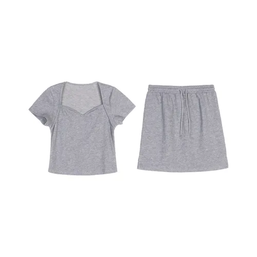 Leather Cat Женские комплекты с юбкой