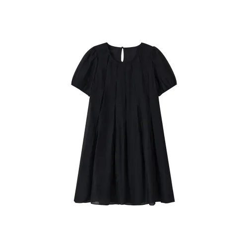 Черные женские платья с коротким рукавом