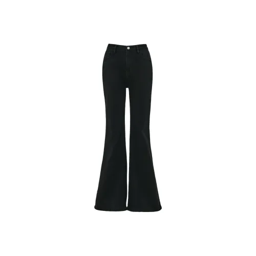 Розовые женские джинсы