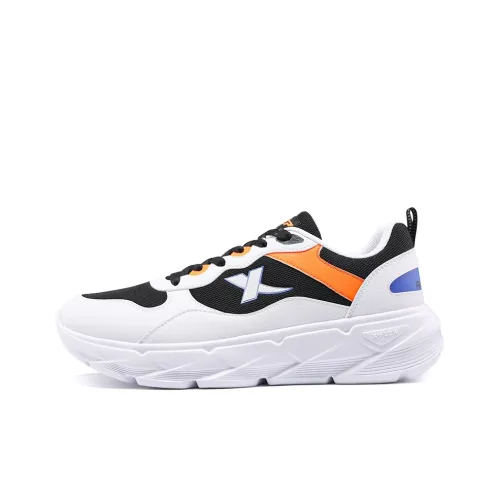 XTEP Амортизация Устойчивость к истиранию Баланс Низкий Топ Повседневные Беговые кроссовки Мужские Белый Черный