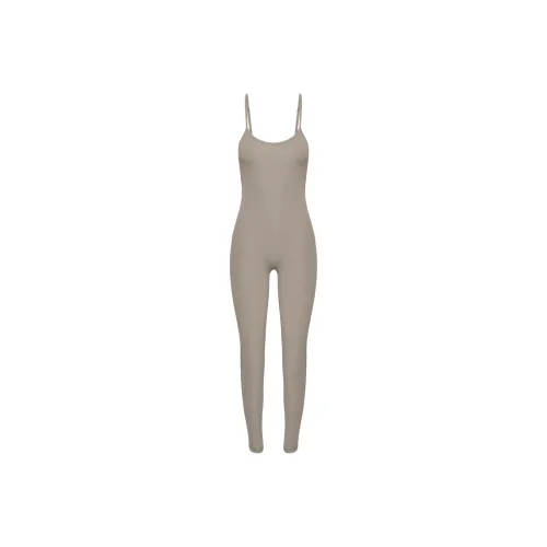 Aritzia TnAction TnaBUTTERTM Ребро RHYTHM Комбинезон Женские Тернер Тауповый Тернер Серо-коричневый