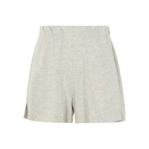 nike Повседневные шорты Женские Бежевые