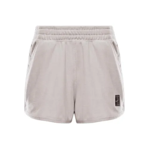 nike Повседневные шорты Женские Светлый Умбра