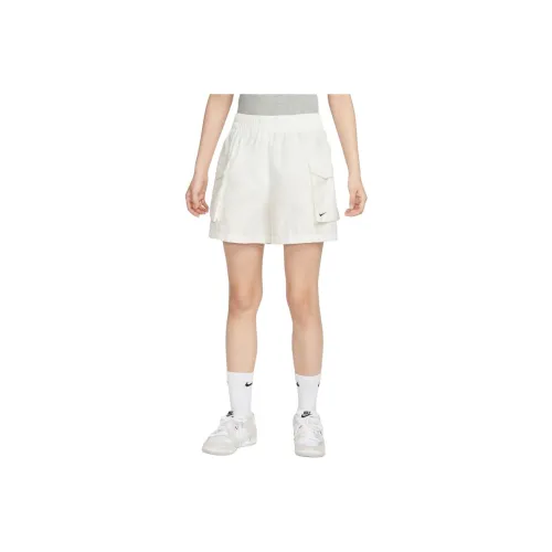Nike Sportswear Повседневные шорты Женские Белые