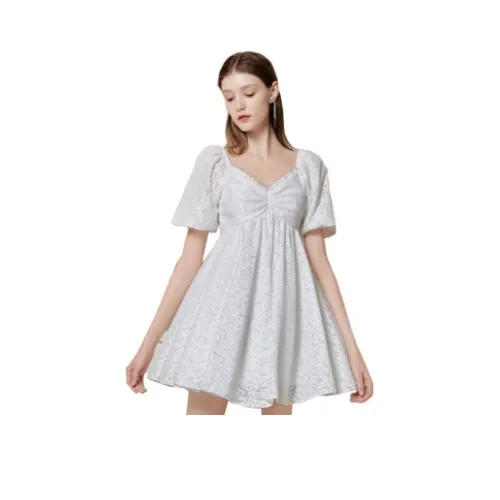 Caroline Белый Женские Короткие Платья с Рукавами