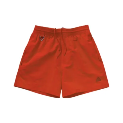 Nike Clothing Женские повседневные шорты красного цвета