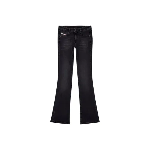 DIESEL Женские джинсы черного цвета