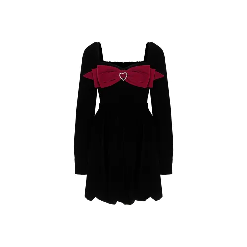 A11·N22 Длинное платье с длинным рукавом женское