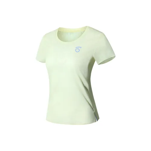 Macondo Standard T-Shirt Женская Танцующая Желтая