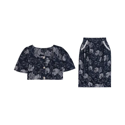 Leather Cat Женские комплекты с юбкой