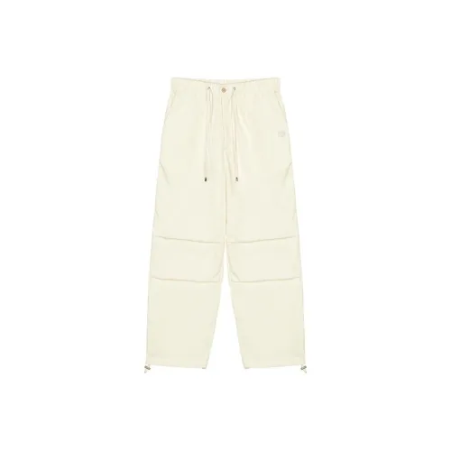 Nick Nicole Повседневные брюки Женские Кремовый