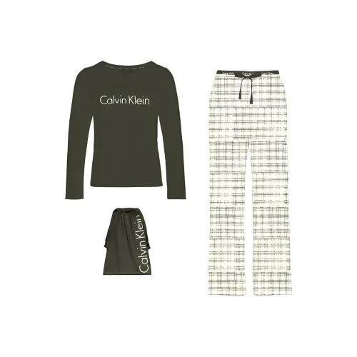 Calvin Klein Набор Зеленый + Молочно-белый Женские Повседневные Костюмы