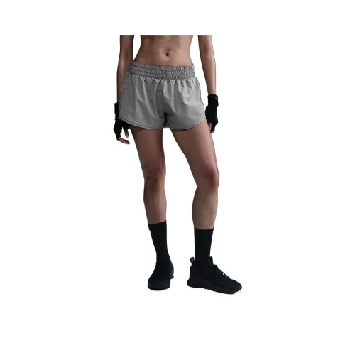 nike Dri Fit Повседневные шорты Женские Серый