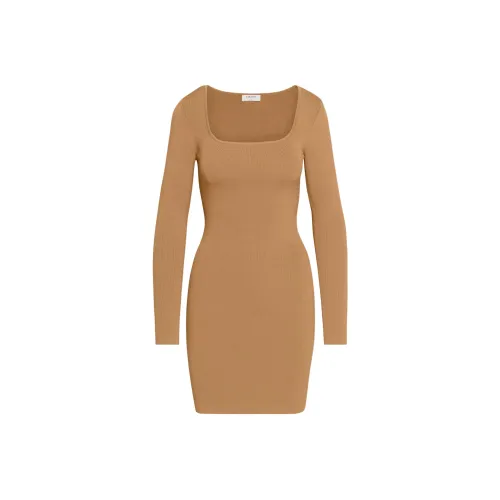 ARITZIA BABATON Rego Sculpt KNIT Платье Длинное с рукавами Платье Женское Constant CAMEL CAMEL