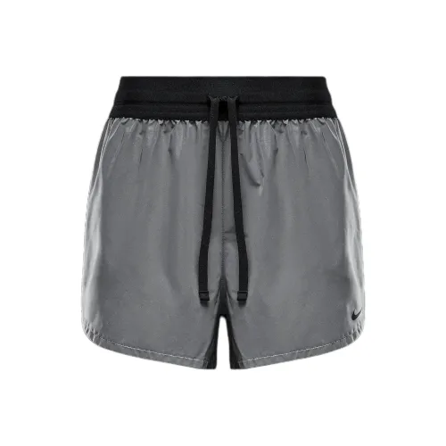 nike Повседневные шорты Женские Серебряные
