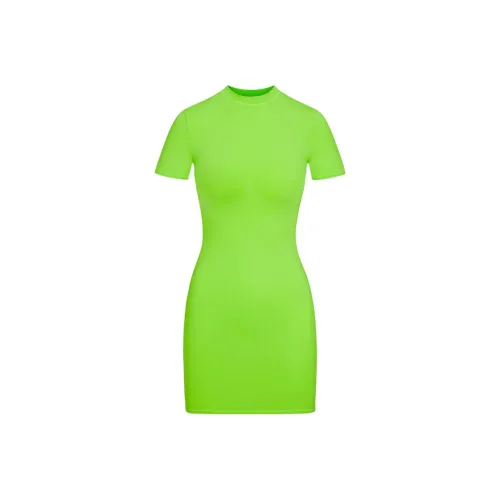 Skims Неоновый зеленый Женские Короткие Платья с Рукавами