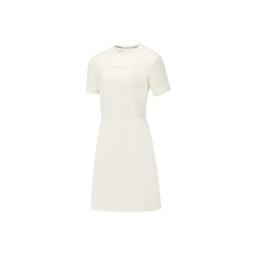 Skechers GODRI Короткий рукав Платье Женское Тофу Белый 0211