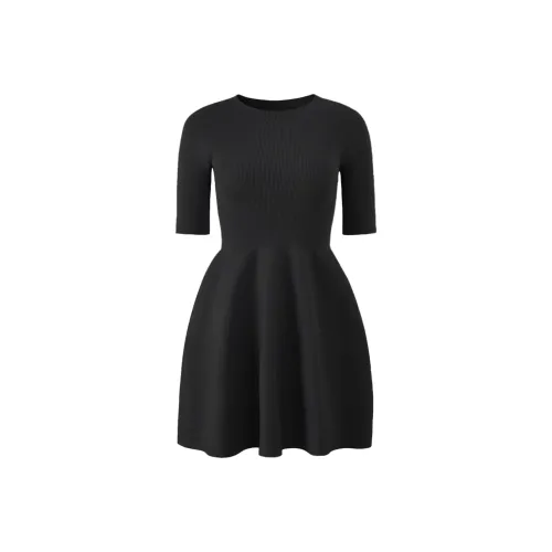 AVENEMENT Короткое платье с короткими рукавами женское