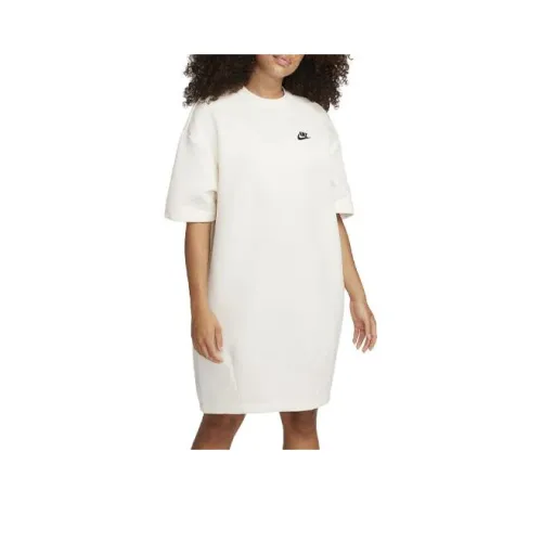 NIKE Белые Женские Платья с Коротким Рукавом