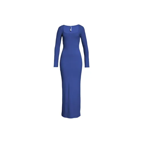 SKIMS Длинное платье с длинными рукавами женское