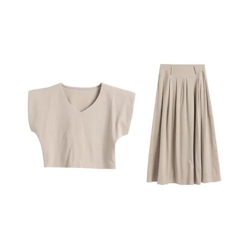 WOWI KCKS Комплект с юбкой Женские Светлый хаки