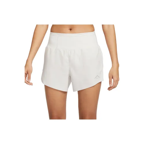 Nike Повседневные шорты Женские Призрачный Норково-коричневый Плоская подошва Серебряный PEAK Белый