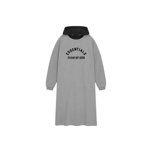 Fear of God Essentials Темно-пшеничный серый/Глубокий черный/Глубокий черный Женские Длинные Платья с рукавами