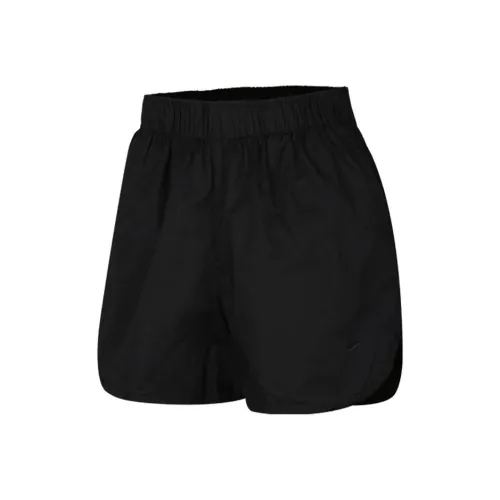 Nike Повседневные шорты Женские Черные