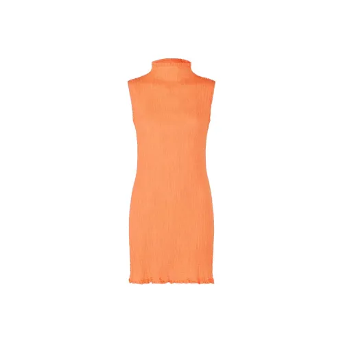 ISSEY MIYAKE SS24 Без рукавов Платье Женское Beverage Dew