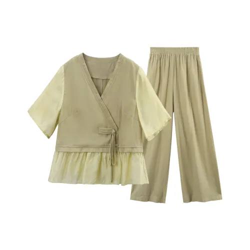 A paradise for awakening Повседневный костюм женский зеленый