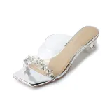 Серебряный низкий каблук