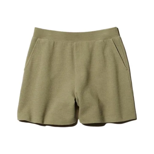 UNIQLO Повседневные шорты женские оливкового цвета