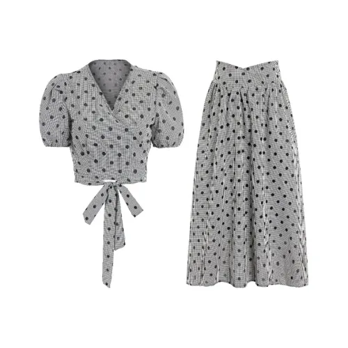 QUIET ANGEL Женские комплекты с юбкой